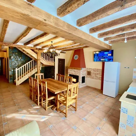 Semesterbostad La Parada De Jimena-casa Rustica Rodeada De Bodegas En Rueda