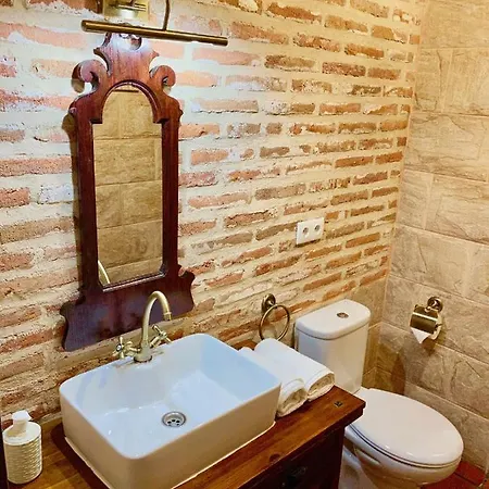 La Parada De Jimena-casa Rustica Rodeada De Bodegas En * Rueda