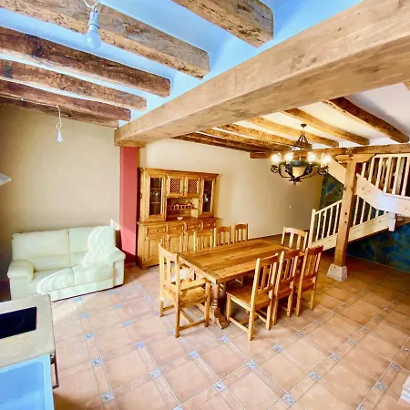 La Parada De Jimena-casa Rustica Rodeada De Bodegas En Rueda