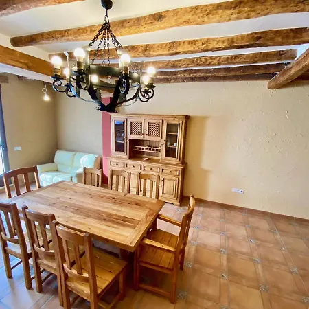 La Parada De Jimena-casa Rustica Rodeada De Bodegas En *