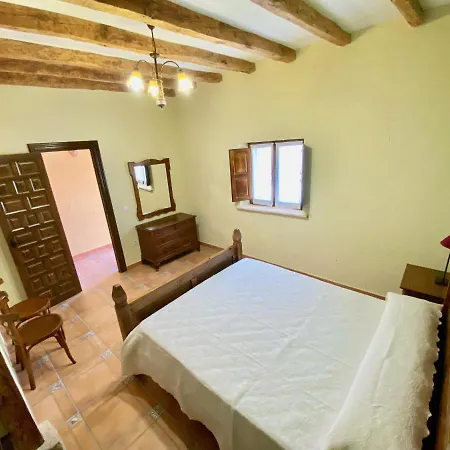 La Parada De Jimena-casa Rustica Rodeada De Bodegas En