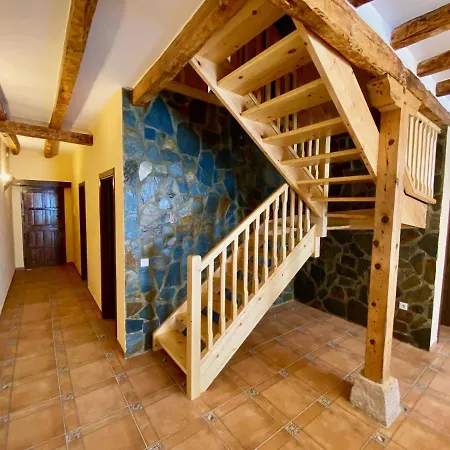 Ferienhaus La Parada De Jimena-casa Rustica Rodeada De Bodegas En Rueda