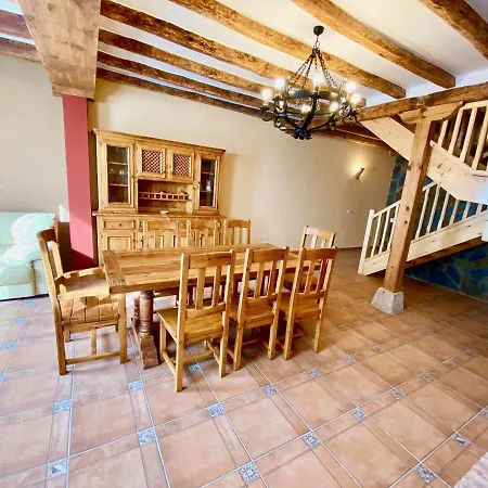 La Parada De Jimena-casa Rústica Rodeada De Bodegas En