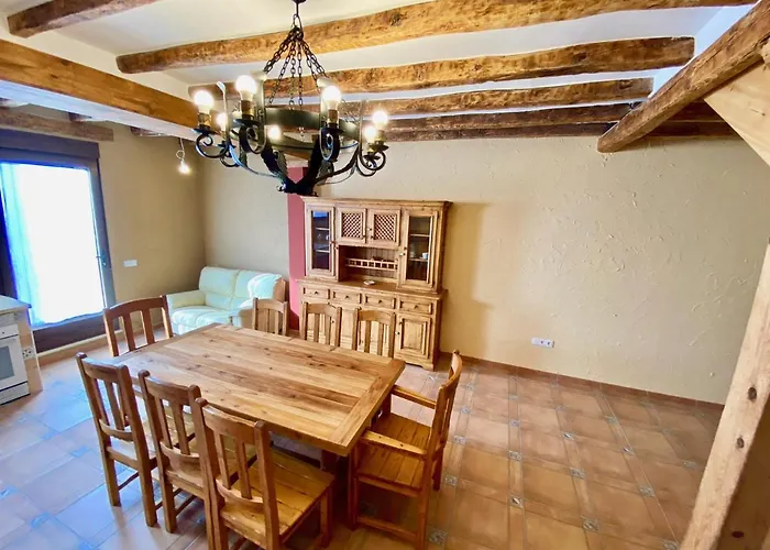 La Parada De Jimena-casa Rustica Rodeada De Bodegas En *