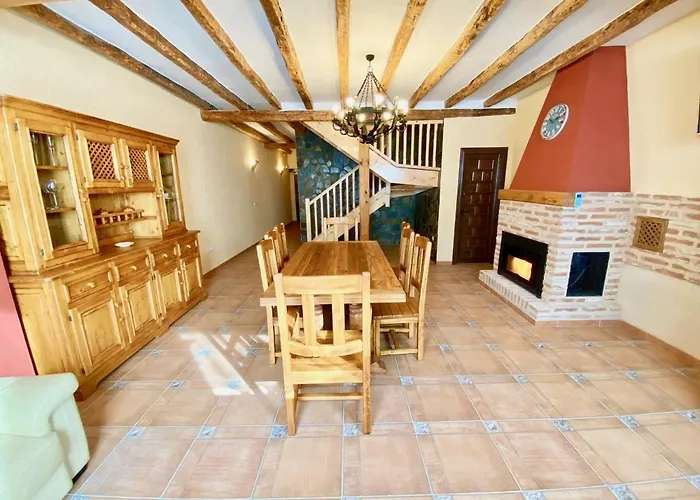 La Parada De Jimena-casa Rustica Rodeada De Bodegas En *